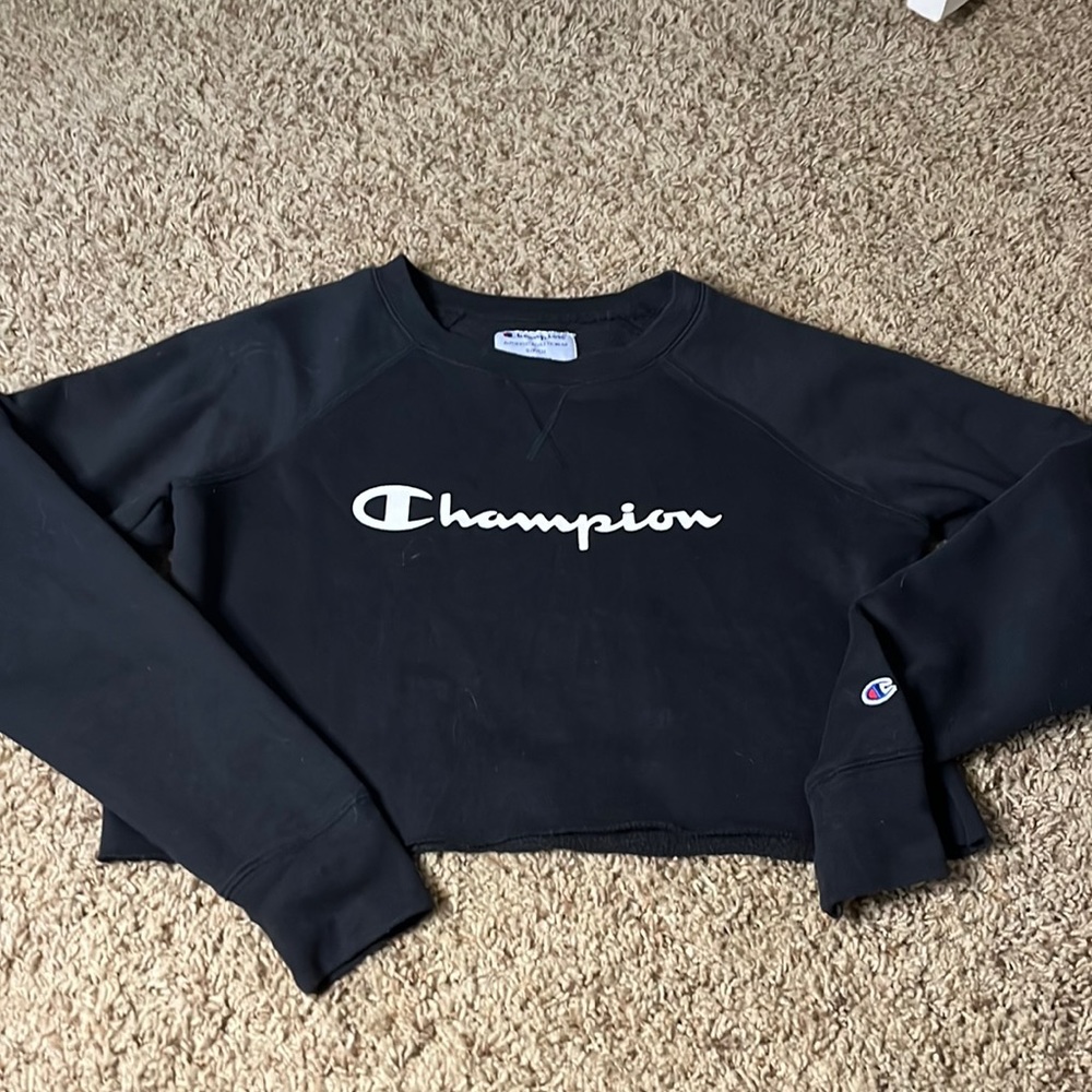 cropped champion shirt